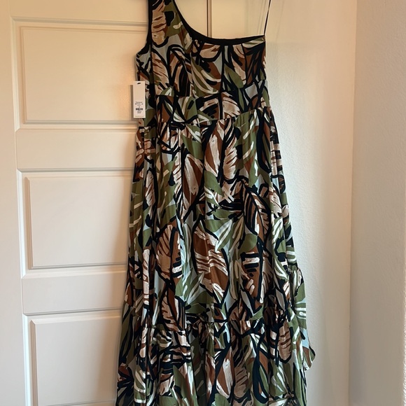 NWT, one shoulder, high-low ruffle hemline-tropical print dress, size 8 - Picture 4 of 6